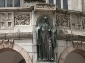 Benediktiner Abtei S. Paulo. Internationales Symposium Kirchenmusik und Brasilianische Kultur 1981 unter wiss. Leitung von A.A.Bispo