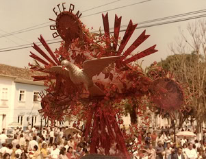 Heiliggeist-Traditionen von S. Luis do Paraitinga.Volkstraditionen-Pau de Fitas-Congada-Folias do Divino Espirito Santo.Tagung zur Kirchenmusik der Kolonialzeit Brasiliens des Symposiums Kirchenmusik und Brasilianische Kultur in der Stadt S. Luís do Paraitinga 1981
